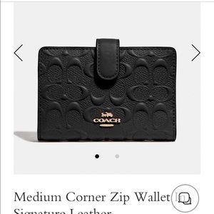 COACH Medium Corner Zip wallet